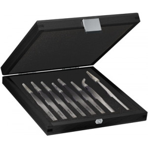 Assortiment de 8 brucelles B-XEL en acier 100% antimagnétique, finition soignée, pointes 11, alliage "haute qualité", très bonne résistance à la corrosion, à la chaleur (450°) et aux acides, en coffret bois