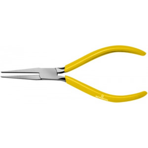 Pince plate à long bec strié, en acier poli, articulations entrepassées, branches plastifiées, longueur 140 mm