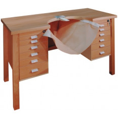 Etabli de bijoutier avec peau de mouton